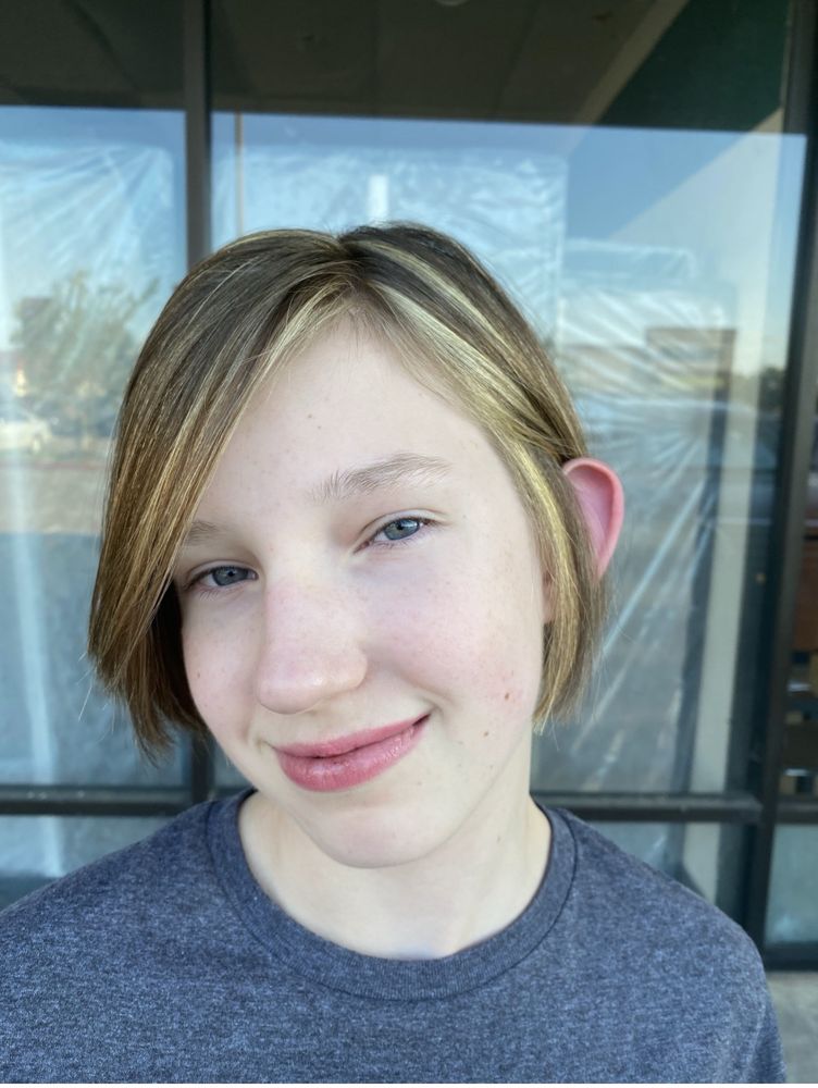 Kim's Kuts Hair Salon Image
