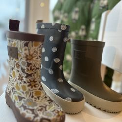 The Bull and The Bee - Rain boots
