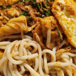 Seafood Laksa Noodle