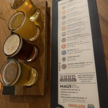 Maui Brewing - Beer flight - Brewpubs Near Me - Lahaina, Hawaii