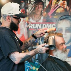 Floyd's 99 Barbershop