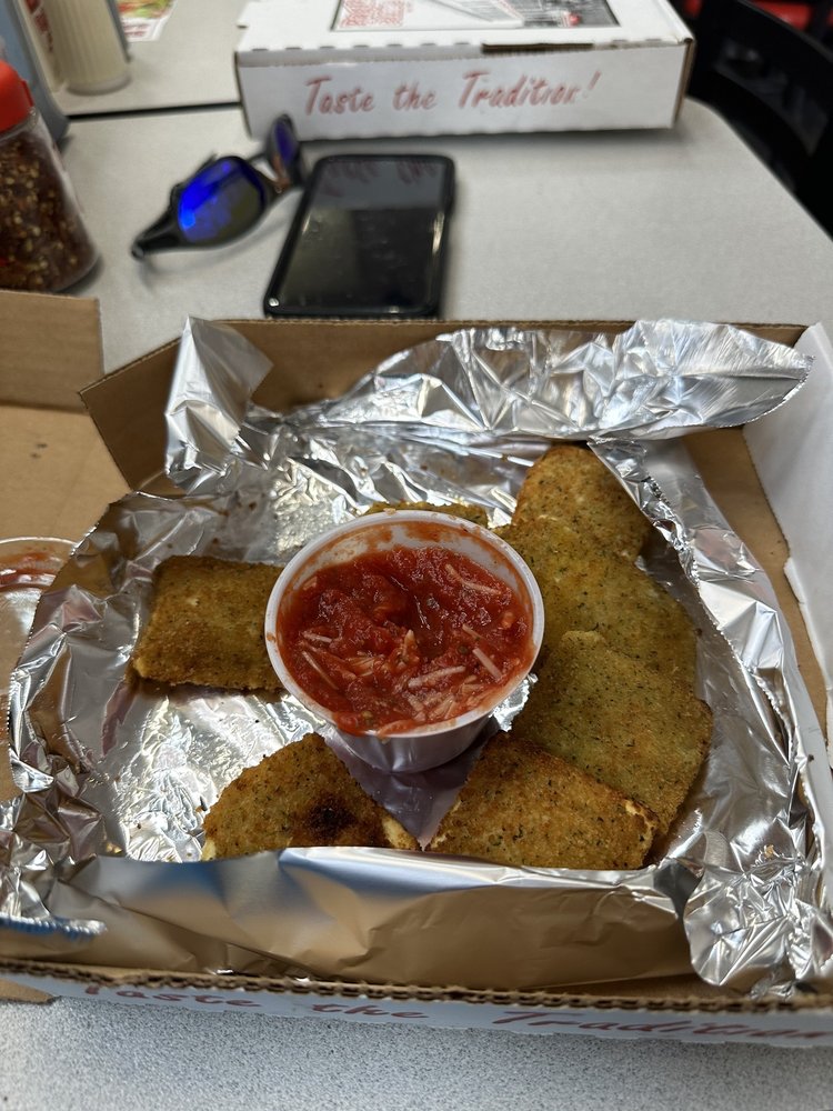 Food from Pagliai's Pizza