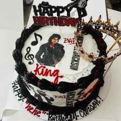 You can see what i'm talking about when i say she photoshopped the cake .