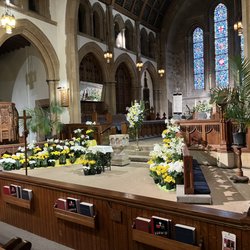 St Luke's Episcopal Church - Easter flowers at the alter