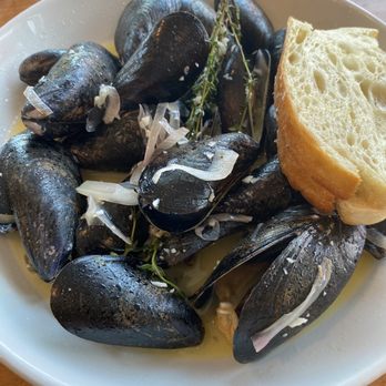 Dolphin Marina & Restaurant - Sauteed Mussels - Seafood Near Me - Harpswell, Maine Dolphin Marina & Restaurant - Sauteed Mussels - Seafood Near Me - Harpswell, Maine