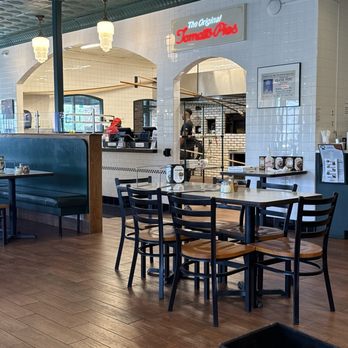 Frank Pepe Pizzeria Napoletana - Pizza Near Me - Warwick, Rhode Island Frank Pepe Pizzeria Napoletana - Pizza Near Me - Warwick, Rhode Island