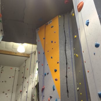 Summit Everett - Rock Climbing Near Me - Everett, Washington