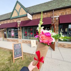 The Botanical Bar - Valentine's week flower bouquet pop-up bar