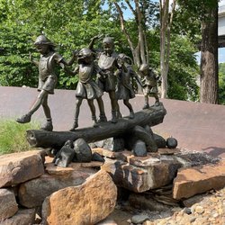 Vogel Schwartz Sculpture Garden
