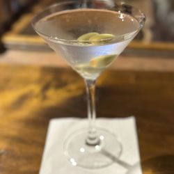 Maggie's Pub - Martini