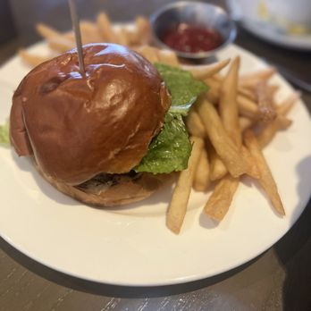 Harper's - Burger and fries - Breakfast & Brunch Near Me - Atlantic City, New Jersey