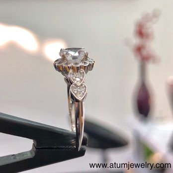 Atum Jewelry Studio - 14KW Vintage floral diamond ring. Tel: (949) 402-8478 - Jewelry Near Me - Irvine, California
