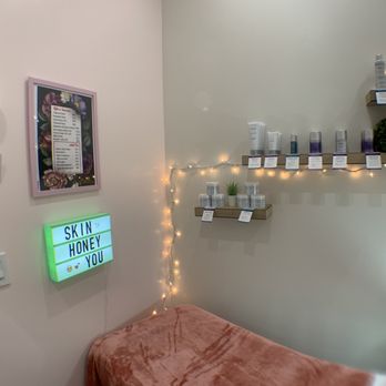Skin Honey - Facial room - Skin Care Near Me - Los Angeles, California Skin Honey - Facial room - Skin Care Near Me - Los Angeles, California
