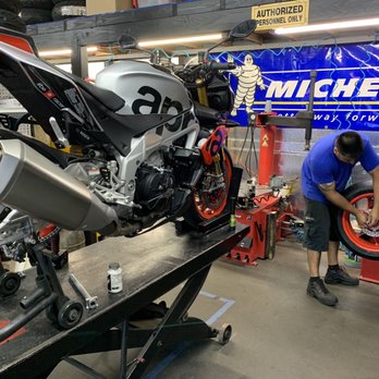 RoadRace City - Brand new Tuono Factory caught a flat. Moises did such a meticulous job. I appreciate the care and attention to detail. - Motorcycle Repair Near Me - Temple city, California