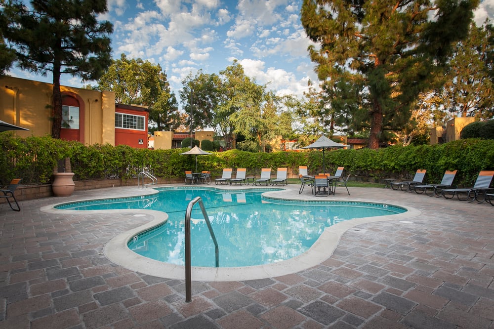 SHERWOOD APARTMENTS 67 Photos & 69 Reviews 14500 McNab Ave