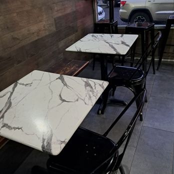 G&J's Pizzeria - Tables - Pizza Near Me - New York, New York