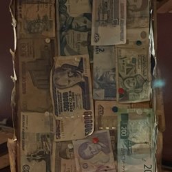 Los Argentinos - Column of foreign currencies