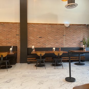 Rice & Roll’d - Seating area - Vietnamese Near Me - Manteca, California