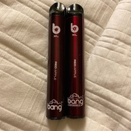 Don't go here this place sells knockoff vapes. The one on the left is the knockoff and the one on the right is an original. Don't go here this place sells knockoff vapes. The one on the left is the knockoff and the one on the right is an original.