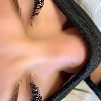 Red Carpet Lash & Skin Spa - Eyelash Service Near Me - Willowbrook, Illinois