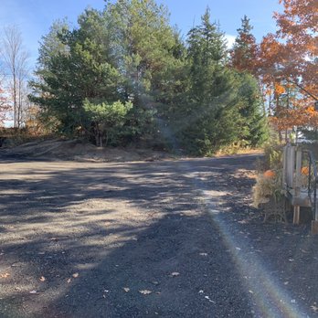 Fresh Heads Farm Shop - Parking lot on left, entrance off Reesor to the right - Farmers Market Near Me - Markham, Ontario Fresh Heads Farm Shop - Parking lot on left, entrance off Reesor to the right - Farmers Market Near Me - Markham, Ontario