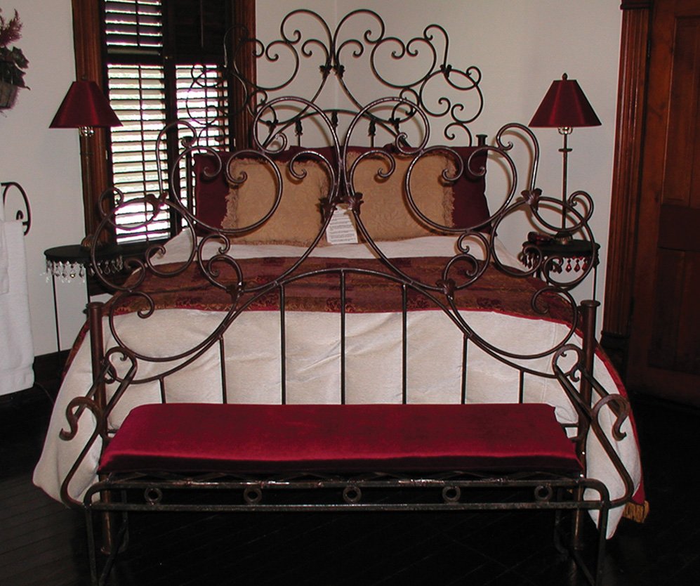 Fig Tree Manor - Photo 3