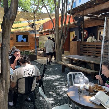Mo' Brunch & Brews - Outside patio - Breakfast & Brunch Near Me - Houston, Texas Mo' Brunch & Brews - Outside patio - Breakfast & Brunch Near Me - Houston, Texas