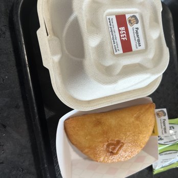 Paparepas Venezuelan Food - Beef Arepa, Empanada Chicken & Cheese - Venezuelan Near Me - Seattle, Washington Paparepas Venezuelan Food - Beef Arepa, Empanada Chicken & Cheese - Venezuelan Near Me - Seattle, Washington