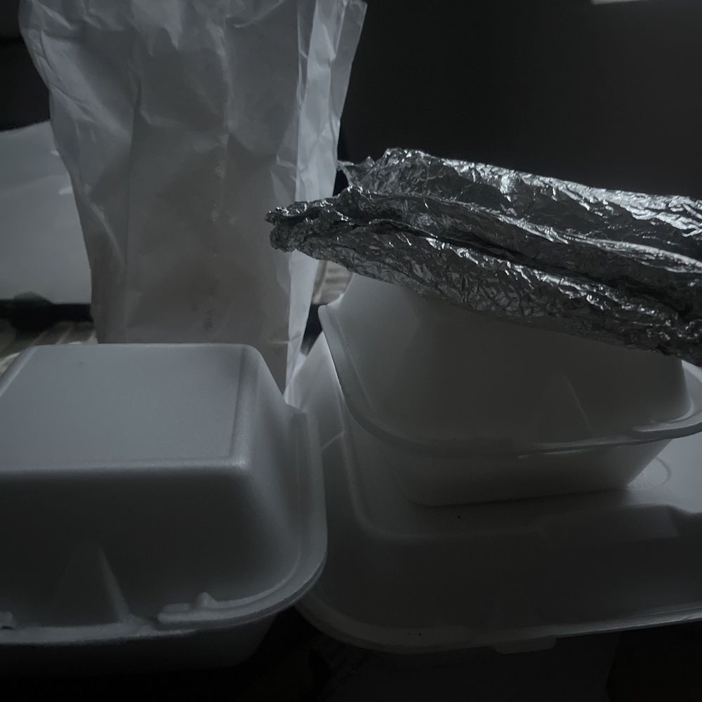 I used door dash I got exactly what I ordered. The fajitas were excellent! The side of pico with the tortilla chips.