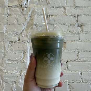 Bloom - Oolong latte - Cafes Near Me - Toronto, Ontario