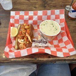 LOBSTER ROLL + SOUP (L)