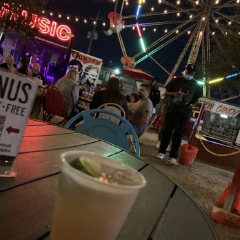 Truck Yard - Jameson with ginger ale and a squeeze of lime - Food Stands Near Me - Houston, Texas