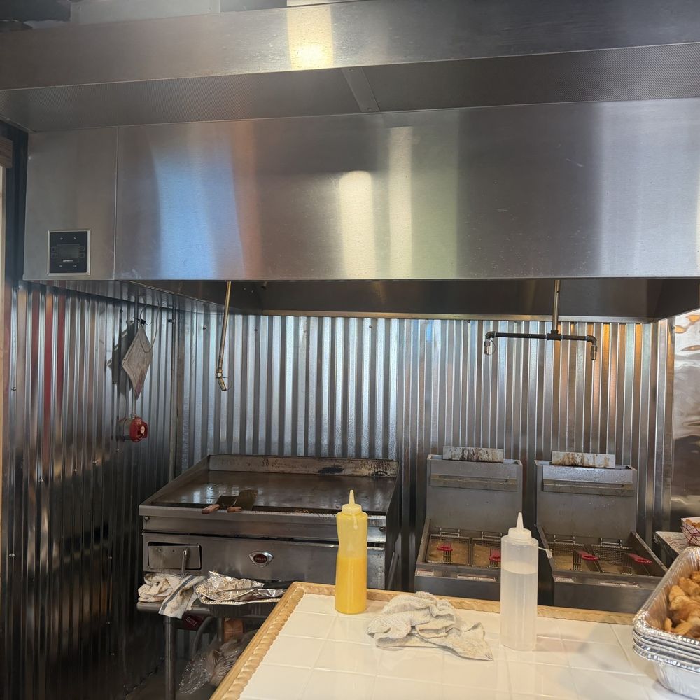 Olcott Lobster - Grill area - Sandwiches Near Me - Olcott, New York