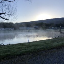 R Haven Overnight Family Park - Fishing pond