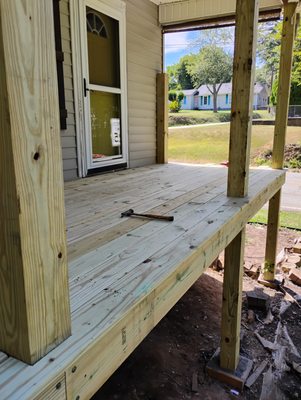 Williams Custom Flooring Logo