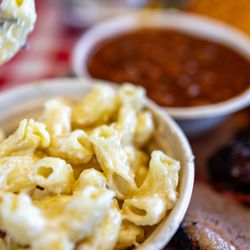 The Barbeque Pit - Mac & Cheese (Mac & Cheese thief extra)