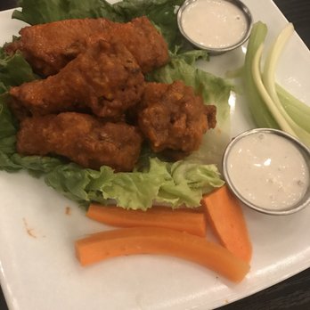 Blackwall Hitch - Buffalo wings $14 for 6 - New American Near Me - Baltimore, Maryland Blackwall Hitch - Buffalo wings $14 for 6 - New American Near Me - Baltimore, Maryland