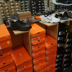 DSW Designer Shoe Warehouse