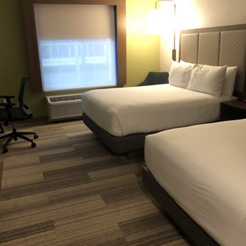 Holiday Inn Express Wells-Ogunquit-Kennebunk - Hotel room - Hotels Near Me - Wells, Maine