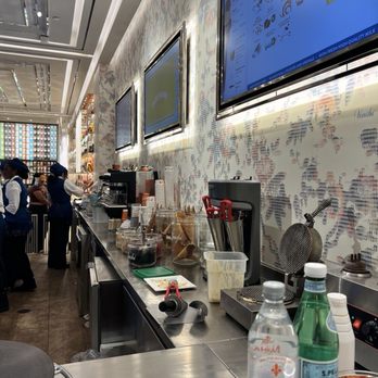 Venchi - Inside - Gelato Near Me - San Diego, California
