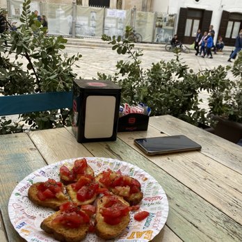 Beija Flor - Bruschetta pomodoro - Cocktail Bars Near Me - Polignano a Mare, BA