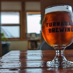 Turnagain Brewing - Hoppy hooves