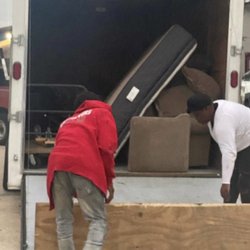 Last Minute Houston Movers - The lil stuff they packed on the truck. Out of a 3 bedroom 2 full back with a den and garage.