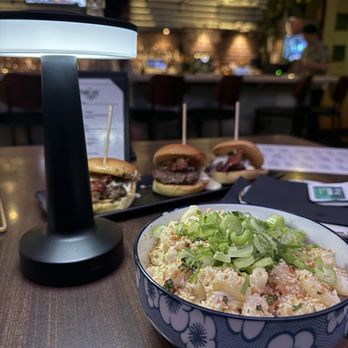 Thrive - Sliders, Mac and Cheese - Cocktail Bars Near Me - Orlando, Florida