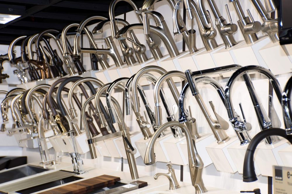 ADVANCE PLUMBING AND HEATING SUPPLY COMPANY
