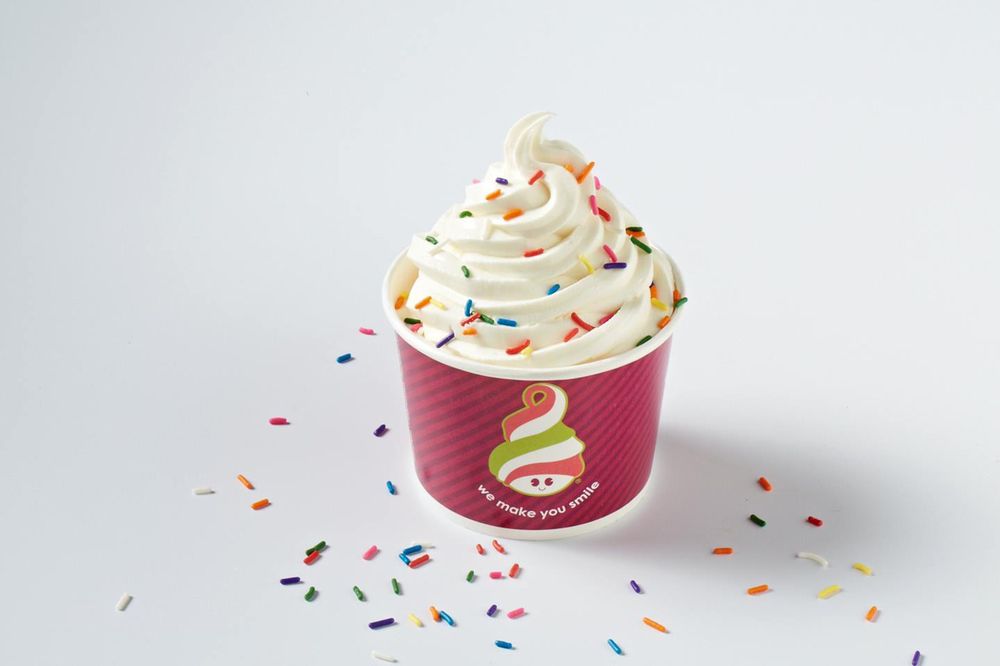 Menchie's DMC Harper Hospital at Papa Joe's Food Court Logo