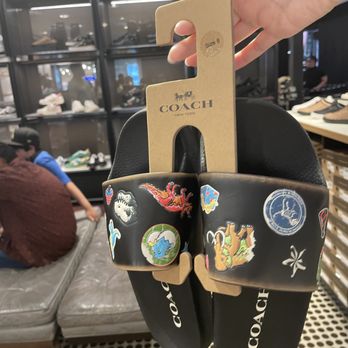 Coach - Dino slides - Outlet Stores Near Me - Ontario, California Coach - Dino slides - Outlet Stores Near Me - Ontario, California