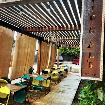 Vic & Al's - Outdoor seating - Cajun/Creole Near Me - Austin, Texas Vic & Al's - Outdoor seating - Cajun/Creole Near Me - Austin, Texas
