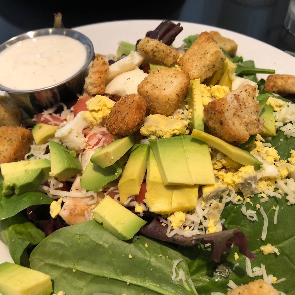 Sweet E's Cafe - Cobb salad - Cafes Near Me - Honolulu, Hawaii