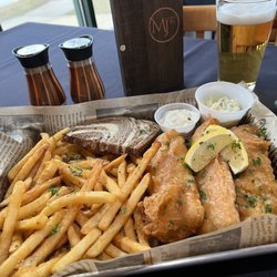 MJ's Bar and Grill